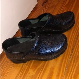 Women’s Dansko clogs